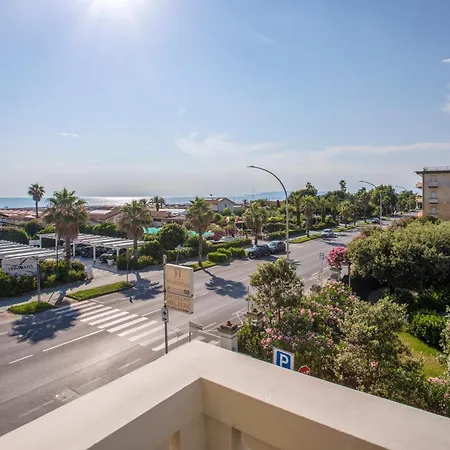 Aparthotel Appartamento Vista Mare Monti Marina di Pietrasanta