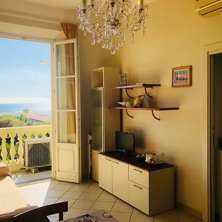 Appartamento Vista Mare Monti Apartahotel Marina di Pietrasanta